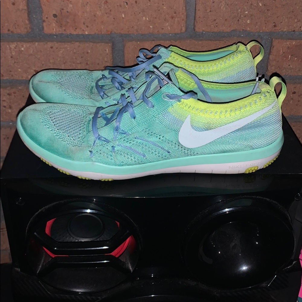 Nike Free Fly Knit Running Athletic Shoes